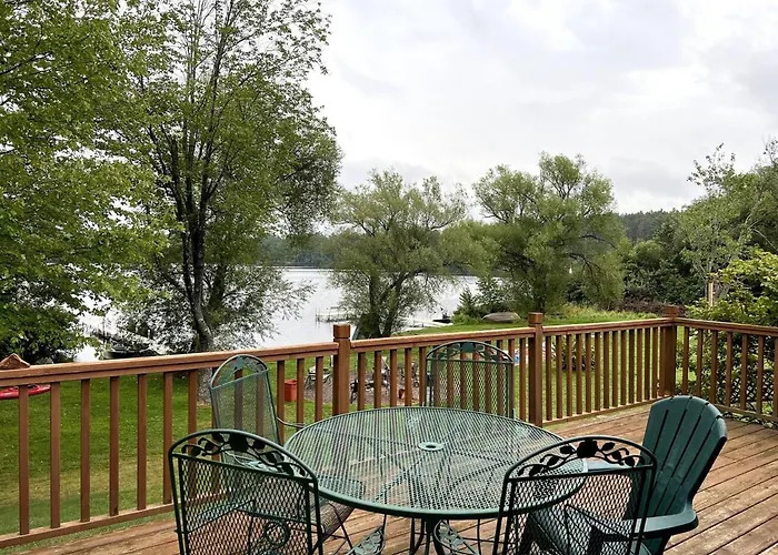 Cozy Cabin On Rangeline Lake