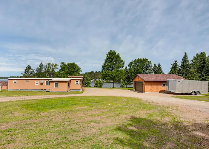 Rhinelander Vacation Rental W/ Yard On Venus Lake!