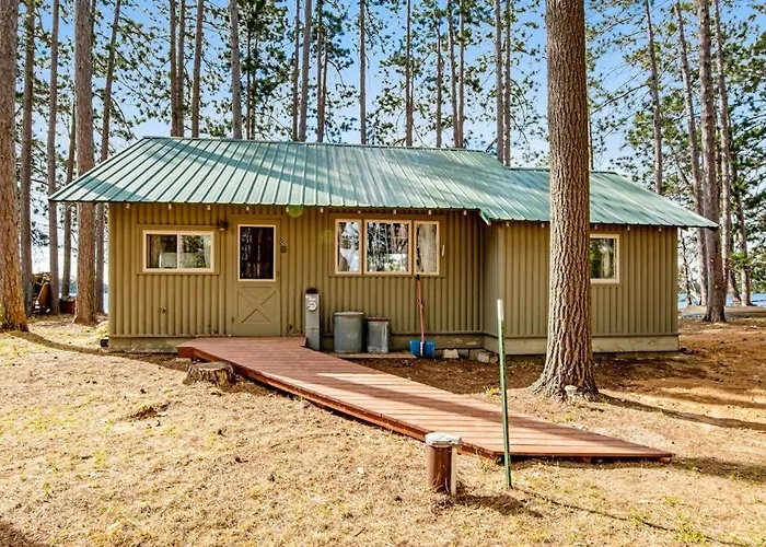 Bucky'S Pineisle Retreat
