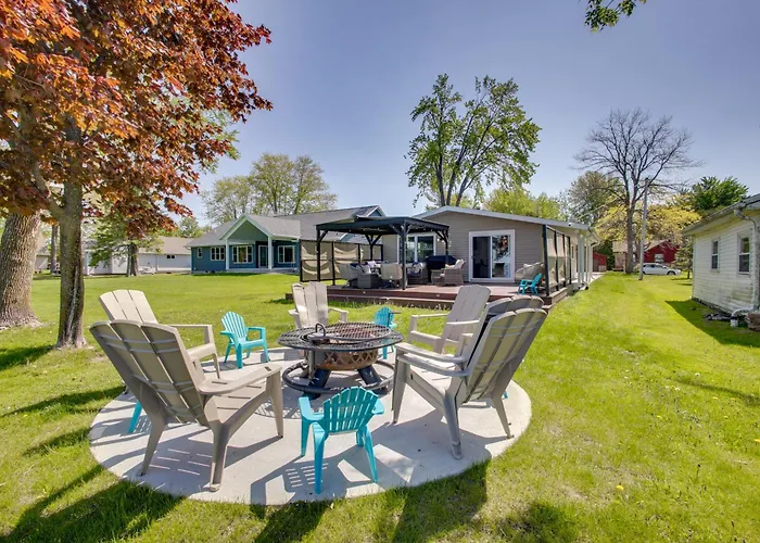 Lakefront Family Home W/ Dock & Views In Cecil!