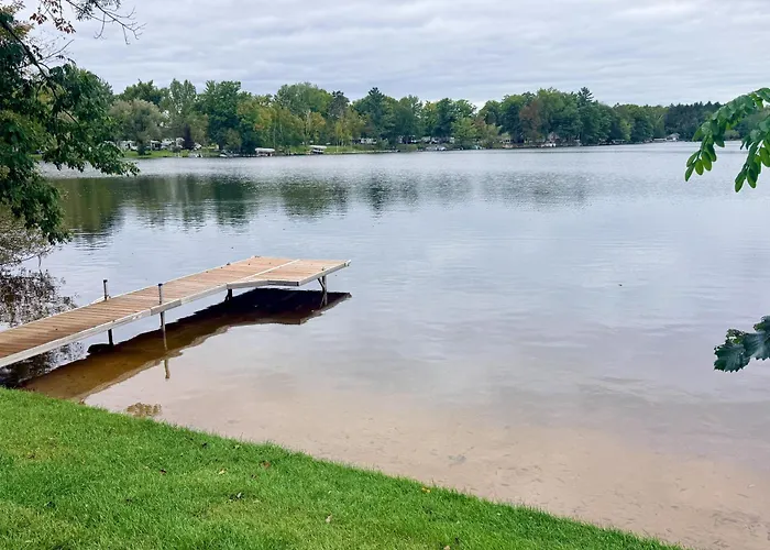 Lakefront Wisconsin Getaway: Fish, Boat, Relax!